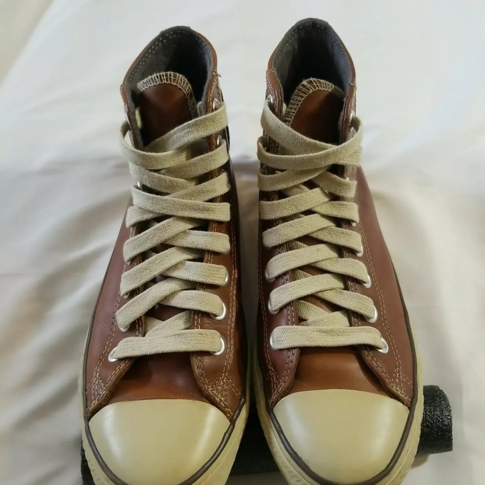 CONVERSE ALL STAR TAN LEATHER HI TOP MENS SIZE 9- WOMENS SIZE 11